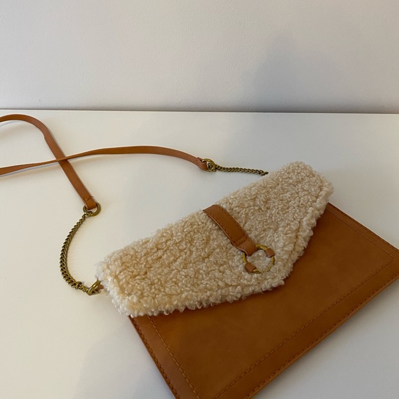 CROSSBODY BAG (GREAT CONDITION) - Picture 4 of 6